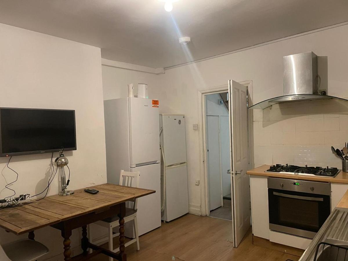 Balham, South London Spacious Guest House 5, 6 Rooms Available Exterior foto